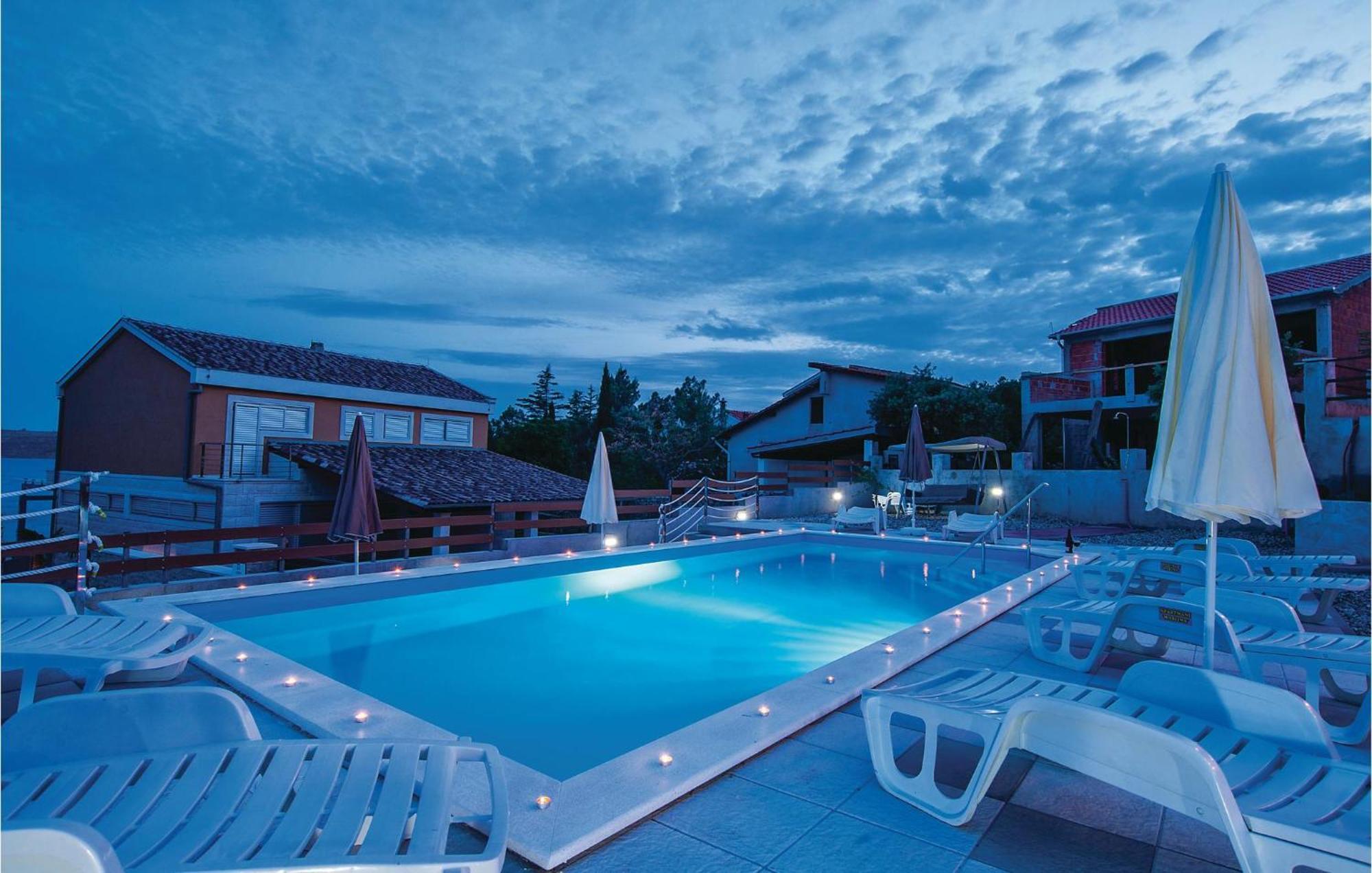 Cozy Apartment In Posedarje With House Sea View エクステリア 写真
