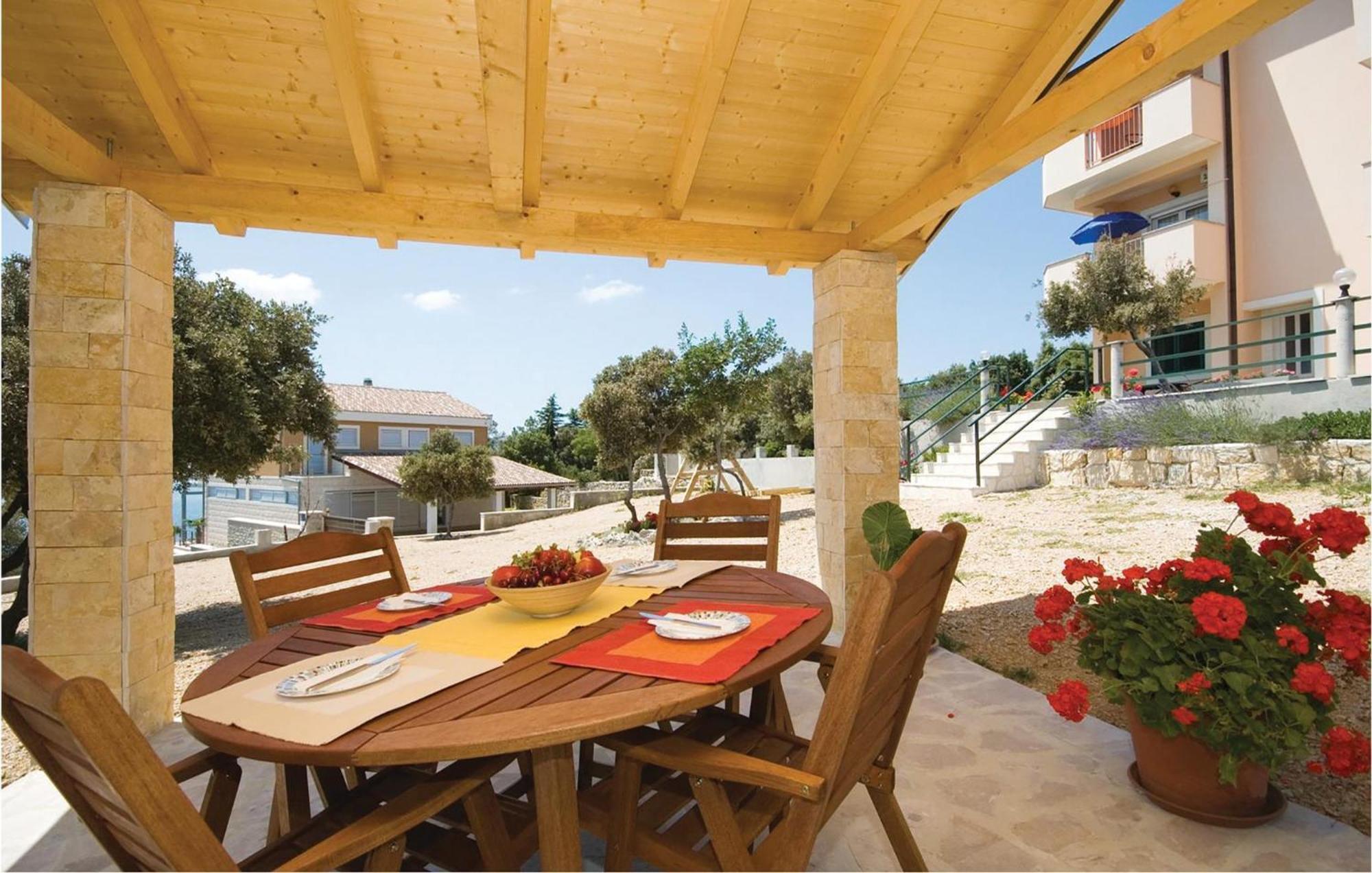 Cozy Apartment In Posedarje With House Sea View エクステリア 写真